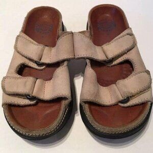LandsEnd Sandals Size 4 Beige Suede Sticky Strap vintage 80s